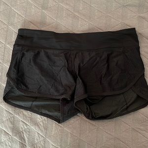 Rare lululemon speed shorts- black mesh size 8